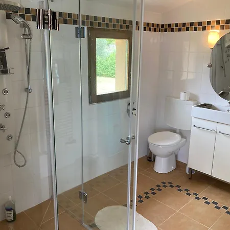 The Lion House * Mouzens (Dordogne)