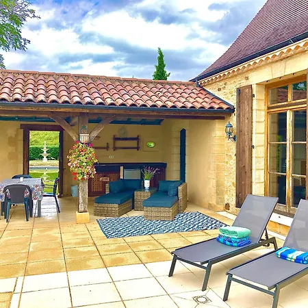 The Lion House * Mouzens (Dordogne)
